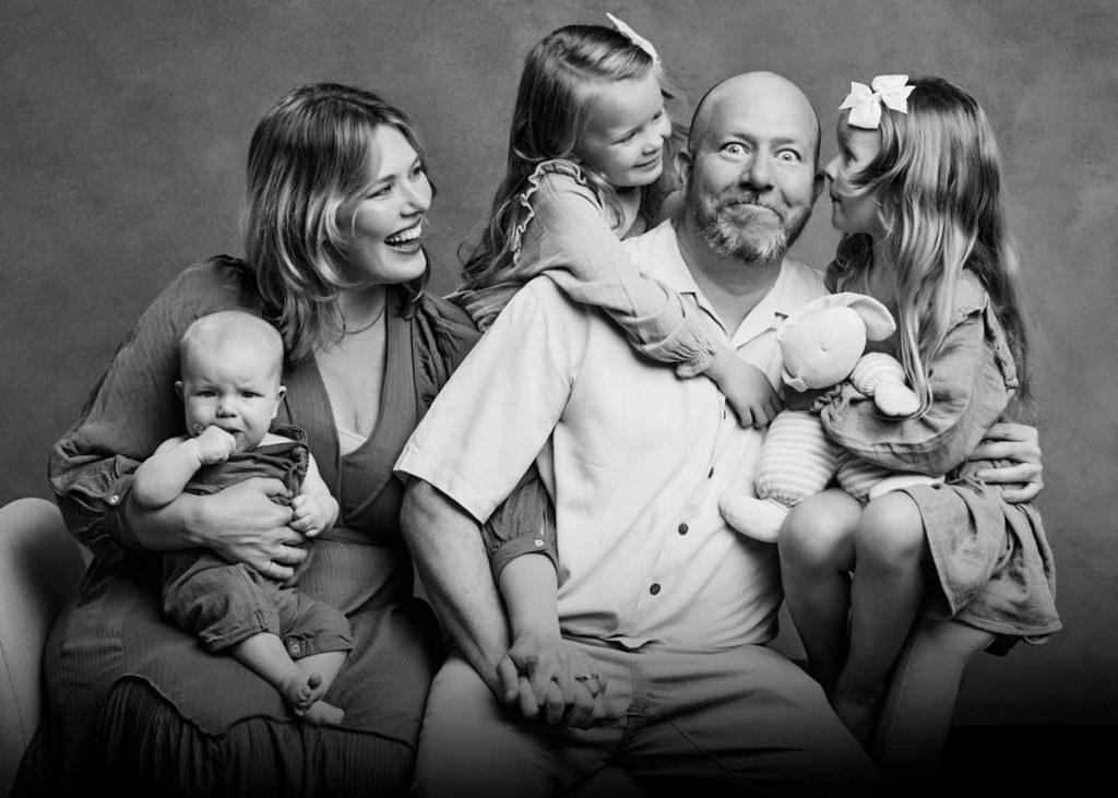 family-portrait-in-black-and-white-1-3 family portrait in black and white in studio
